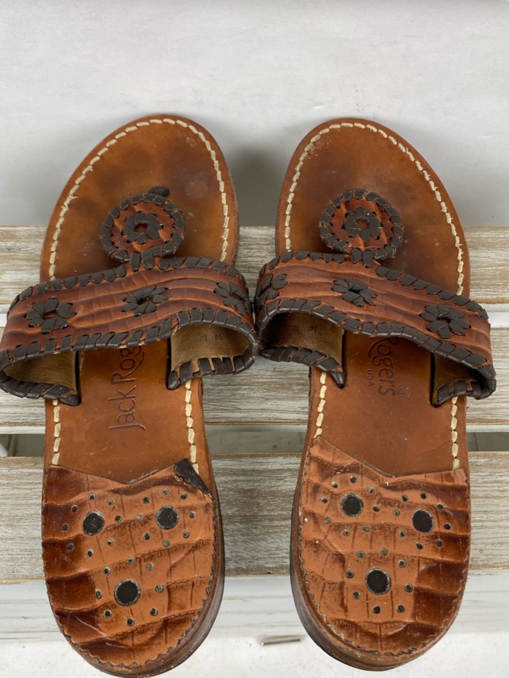 Jack Rogers Navajo flat sandals in a brown crocodile-embossed leather finish 7M - Picture 9 of 15